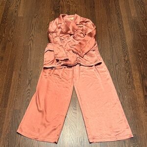 🎈🎈 SILKY Peach Pants suit from New York and Company